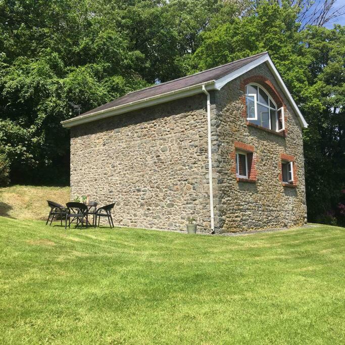 Beautiful Garden Cottage, Close To Llandeilo. Hoel-galed Buitenkant foto