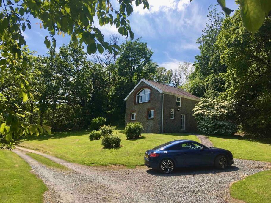 Beautiful Garden Cottage, Close To Llandeilo. Hoel-galed Buitenkant foto