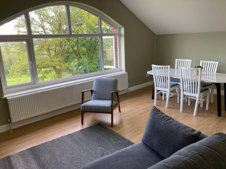 Beautiful Garden Cottage, Close To Llandeilo. Hoel-galed Buitenkant foto